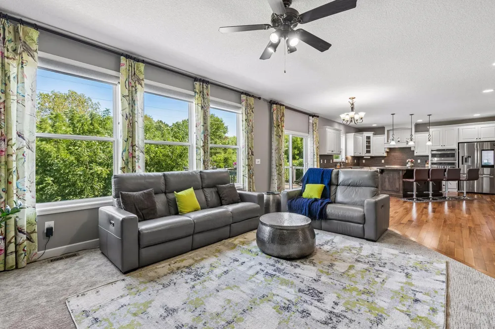 3604 Sawgrass Trail S Eagan, MN 55123