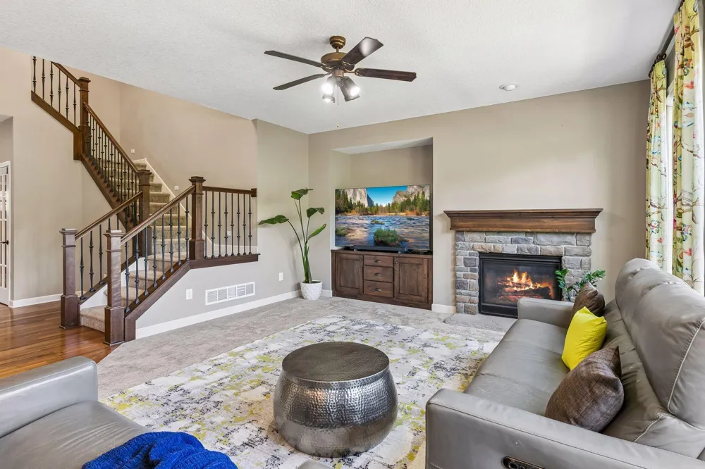 3604 Sawgrass Trail S Eagan, MN 55123