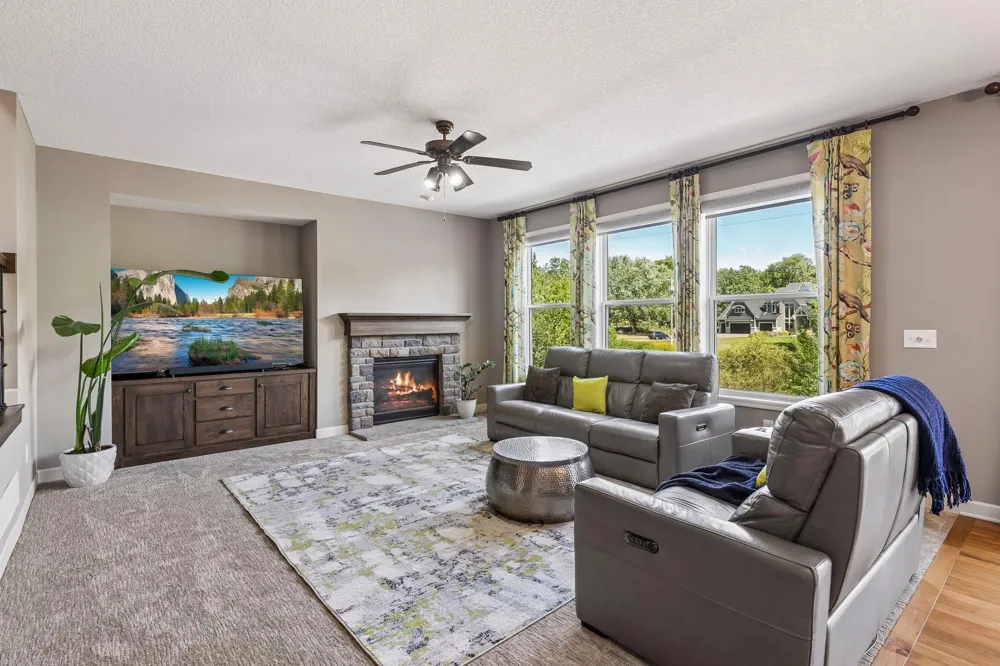 3604 Sawgrass Trail S Eagan, MN 55123