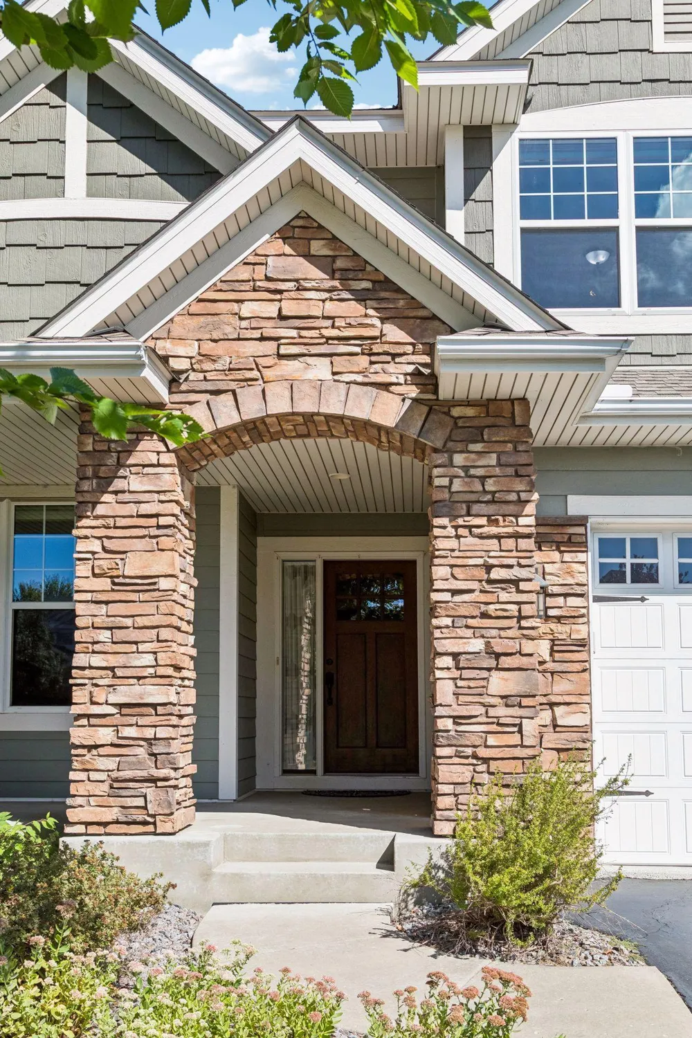 3604 Sawgrass Trail S Eagan, MN 55123