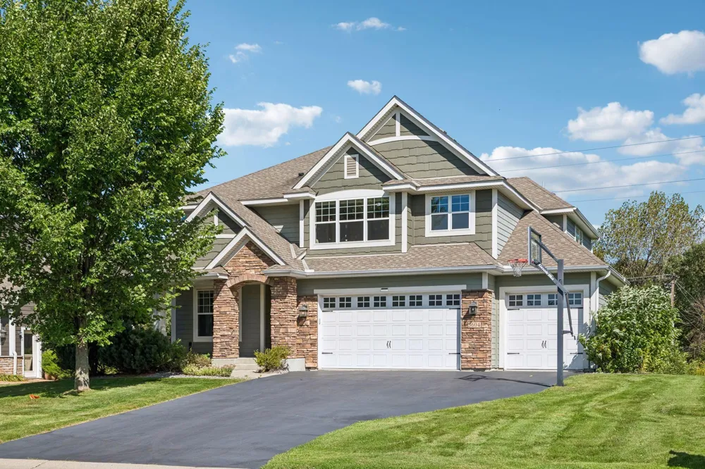 3604 Sawgrass Trail S Eagan, MN 55123