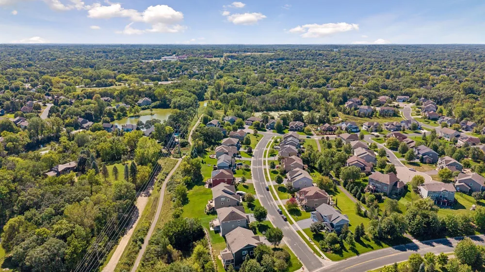 3604 Sawgrass Trail S Eagan, MN 55123