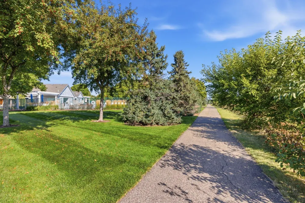 3425 Hazel Trail #D Woodbury, MN 55129