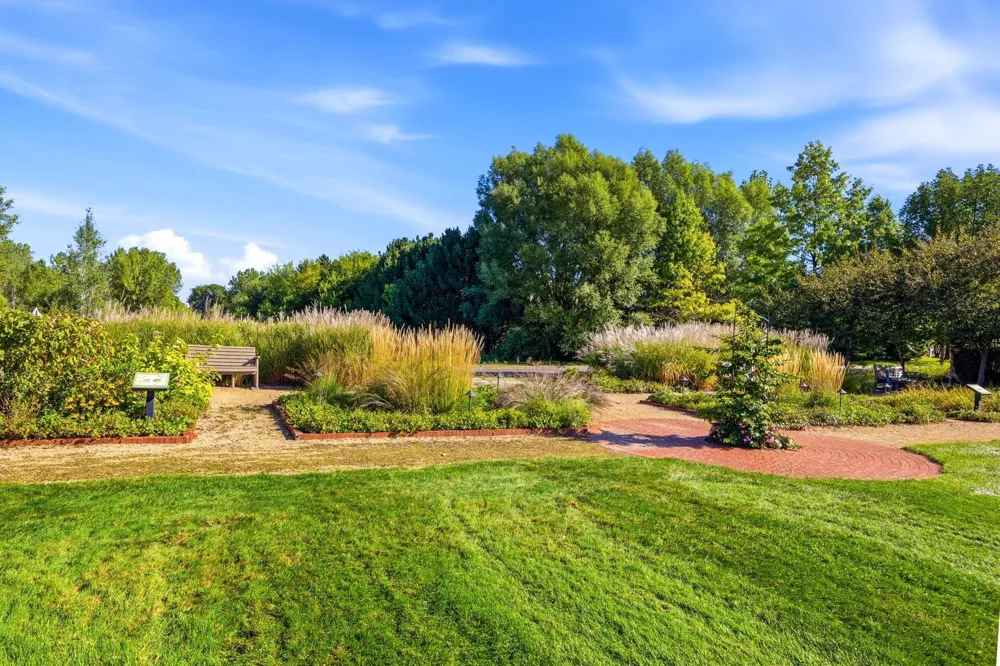 3425 Hazel Trail #D Woodbury, MN 55129