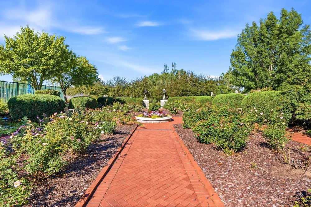 3425 Hazel Trail #D Woodbury, MN 55129
