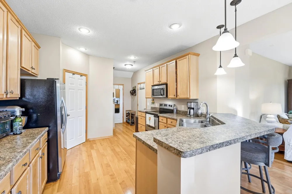 3425 Hazel Trail #D Woodbury, MN 55129