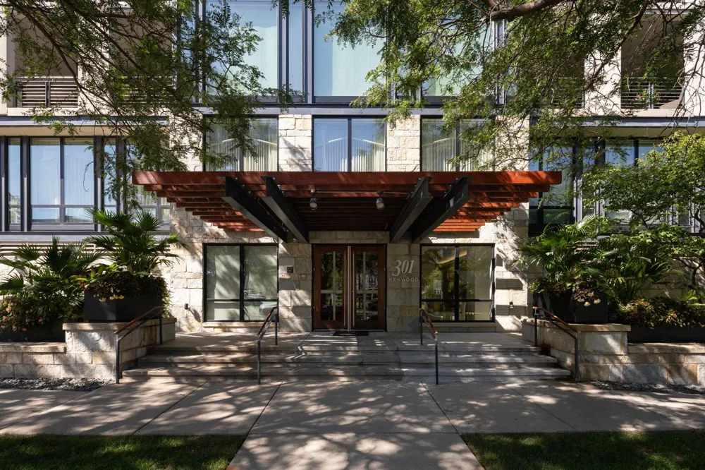 301 Kenwood Parkway #801 Minneapolis, MN 55403