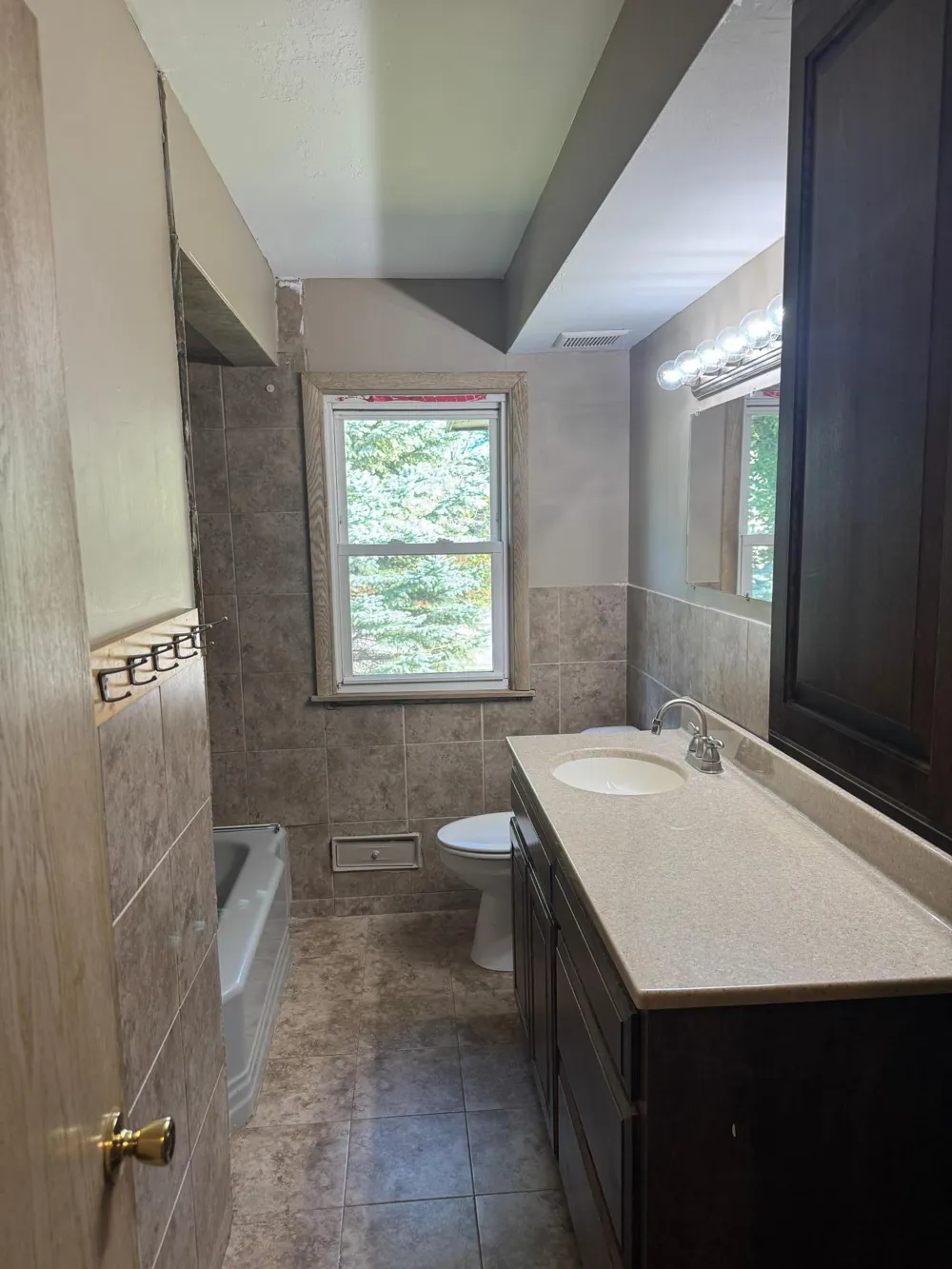 435 W Ottawa Street Le Center, MN 56057