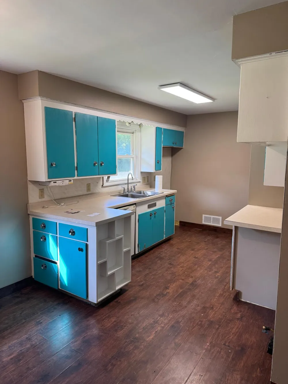 435 W Ottawa Street Le Center, MN 56057