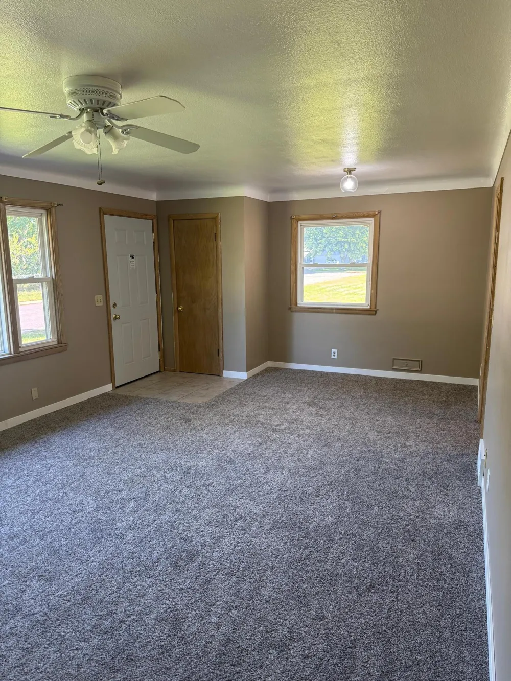 435 W Ottawa Street Le Center, MN 56057
