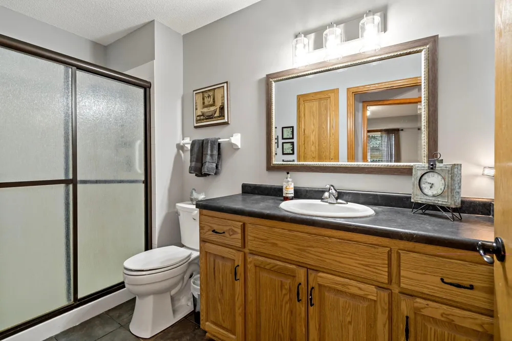 8541 Inverness Lane Brooklyn Park, MN 55443
