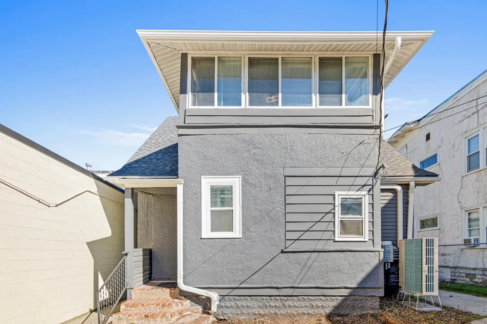 1730 Grand Ave Saint Paul, MN 55105