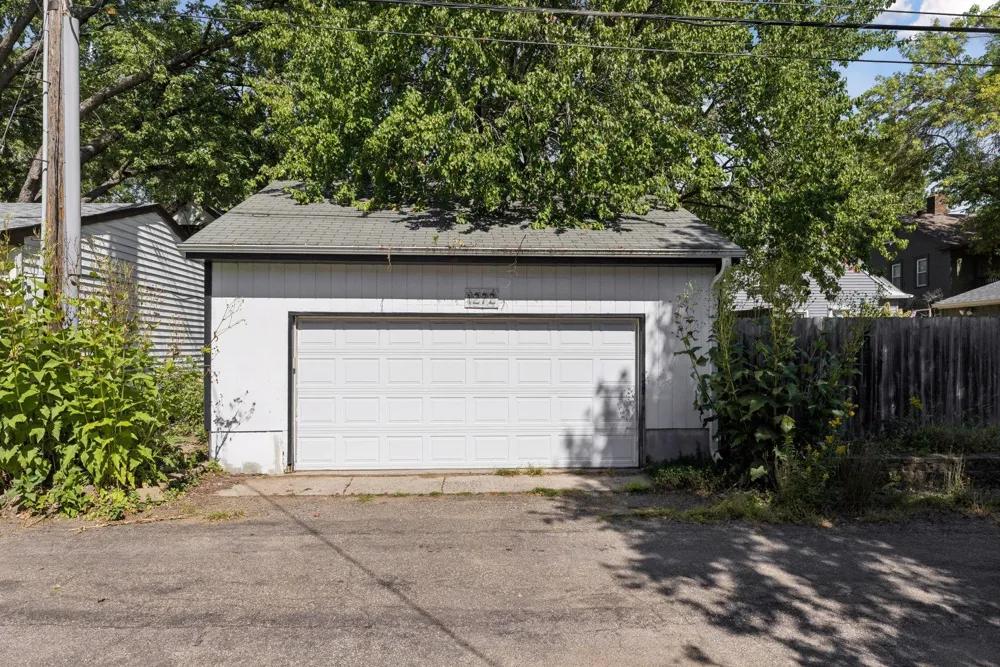 1272 Stanford Avenue Saint Paul, MN 55105
