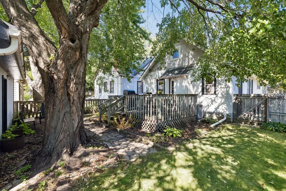 1272 Stanford Avenue Saint Paul, MN 55105