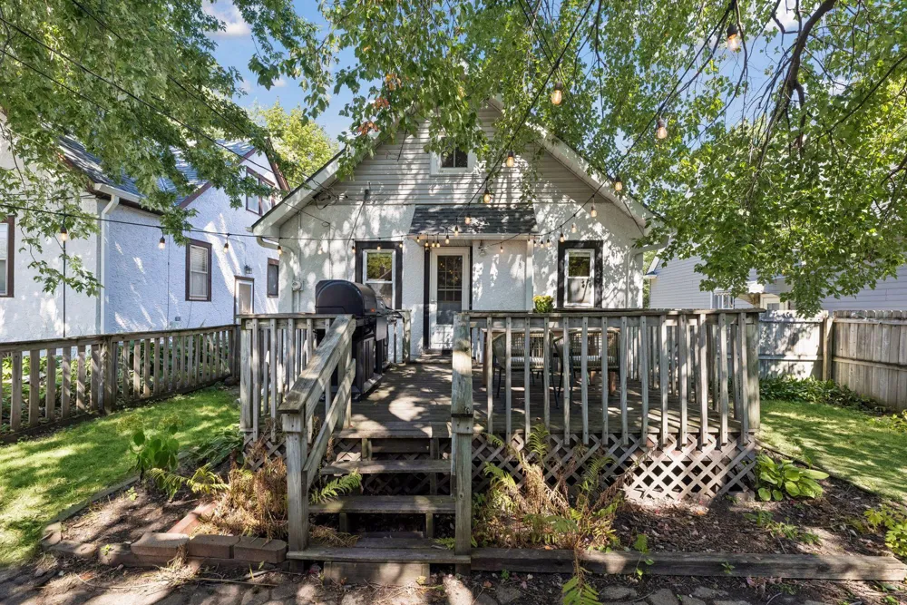 1272 Stanford Avenue Saint Paul, MN 55105
