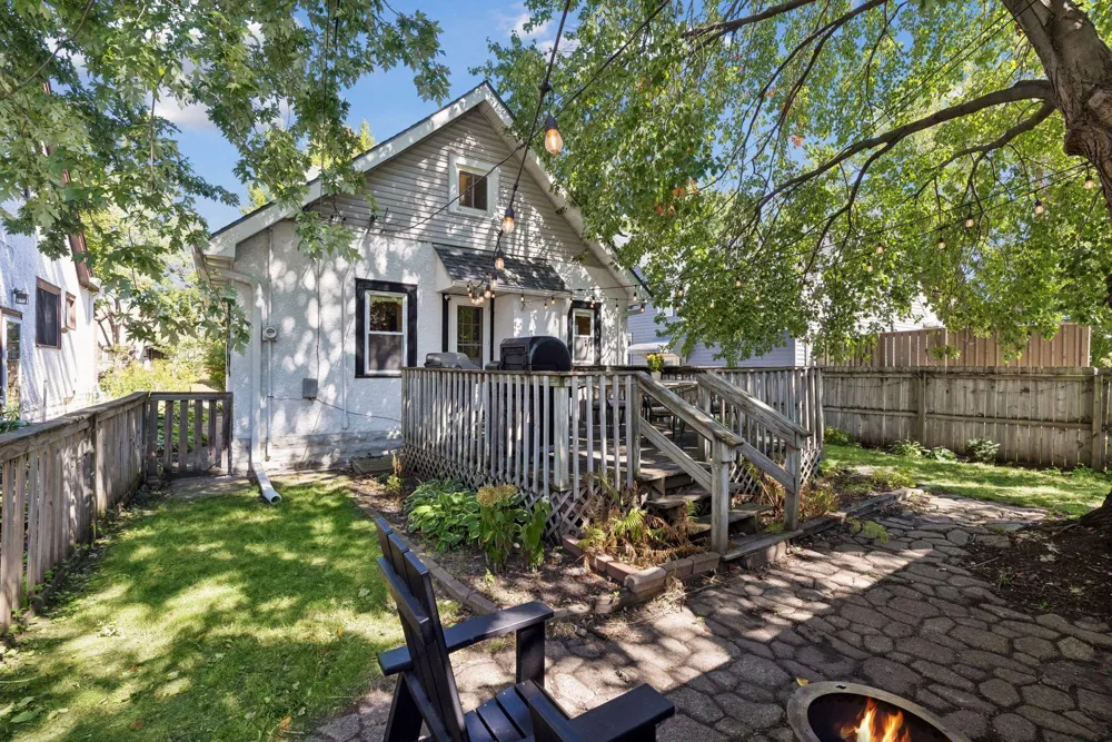 1272 Stanford Avenue Saint Paul, MN 55105
