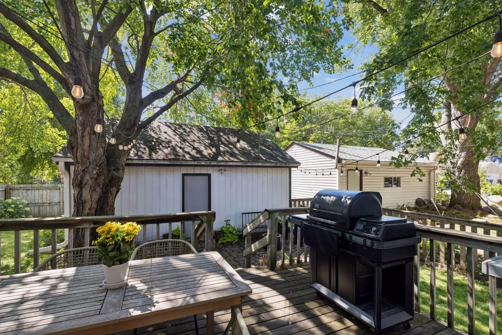1272 Stanford Avenue Saint Paul, MN 55105