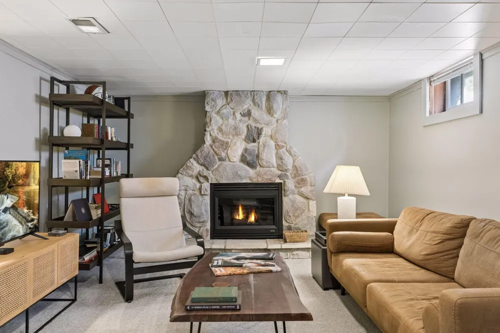1272 Stanford Avenue Saint Paul, MN 55105