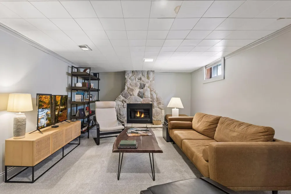 1272 Stanford Avenue Saint Paul, MN 55105