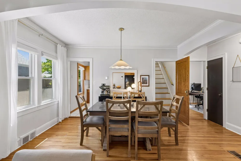 1272 Stanford Avenue Saint Paul, MN 55105