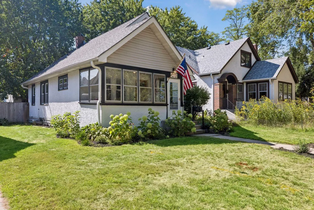 1272 Stanford Avenue Saint Paul, MN 55105