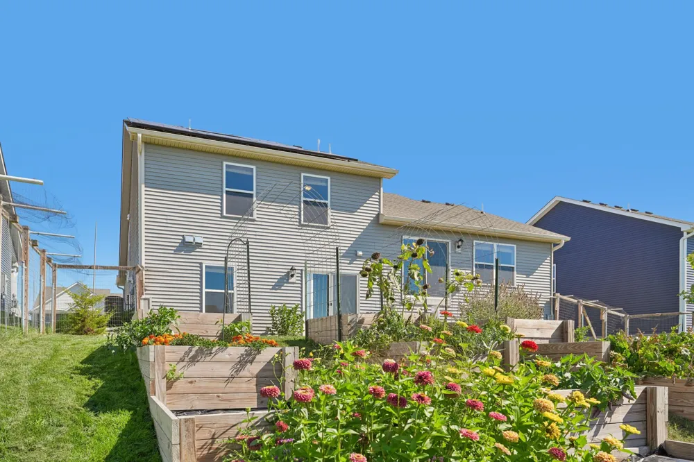 18071 Heirloom Court Lakeville, MN 55044