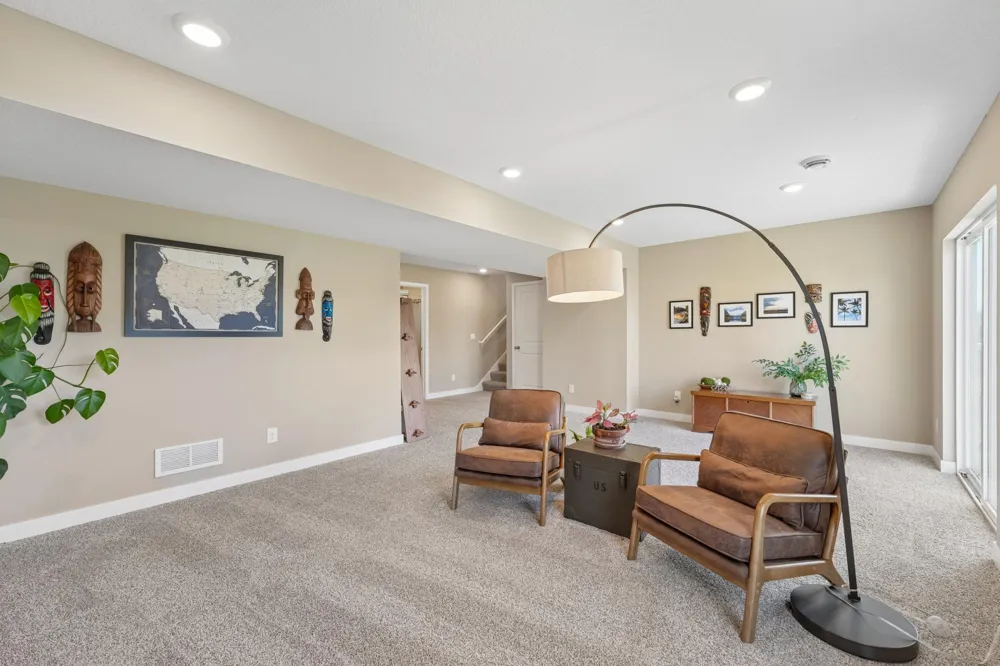 18071 Heirloom Court Lakeville, MN 55044