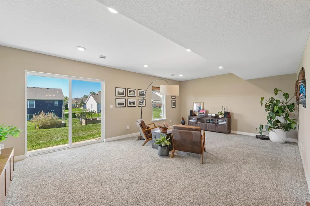 18071 Heirloom Court Lakeville, MN 55044