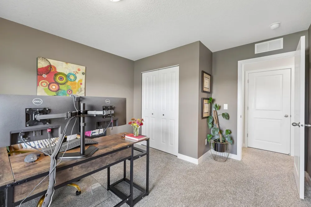 18071 Heirloom Court Lakeville, MN 55044