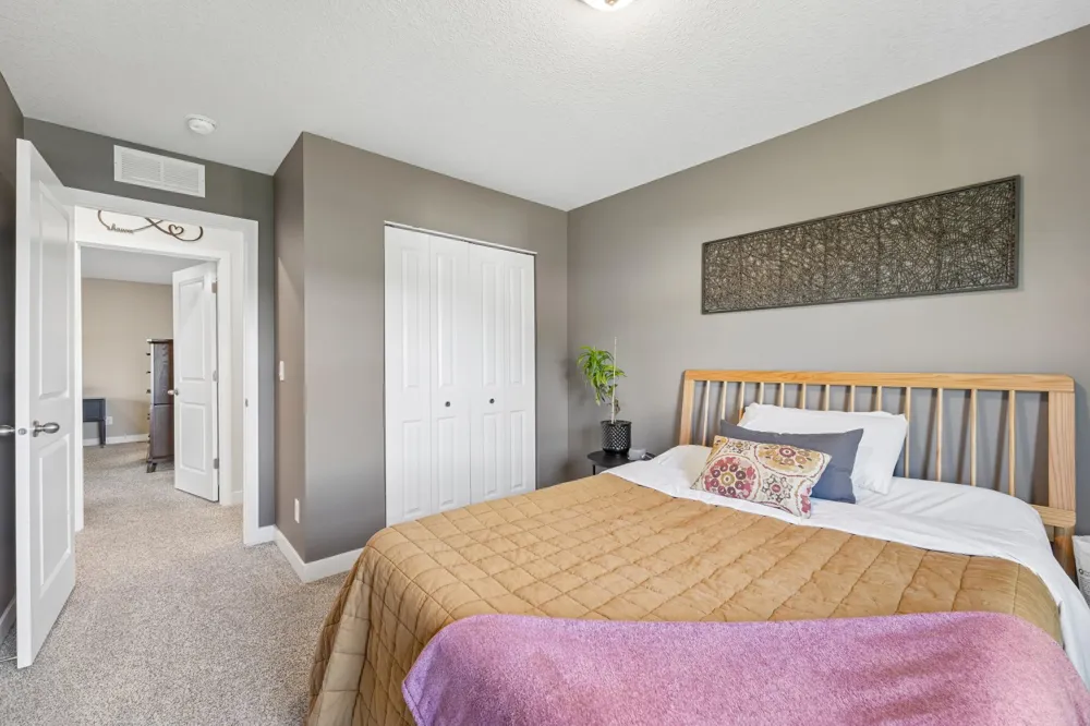 18071 Heirloom Court Lakeville, MN 55044