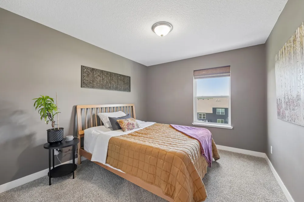 18071 Heirloom Court Lakeville, MN 55044