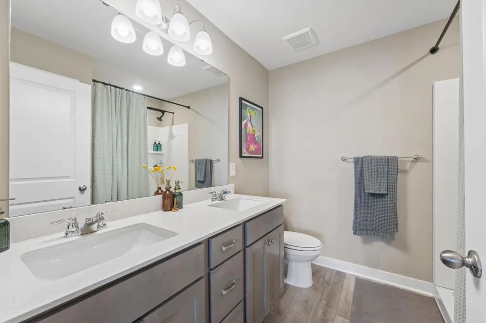 18071 Heirloom Court Lakeville, MN 55044