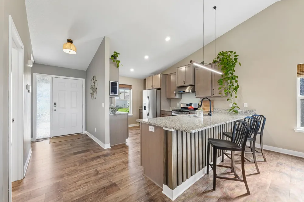 18071 Heirloom Court Lakeville, MN 55044