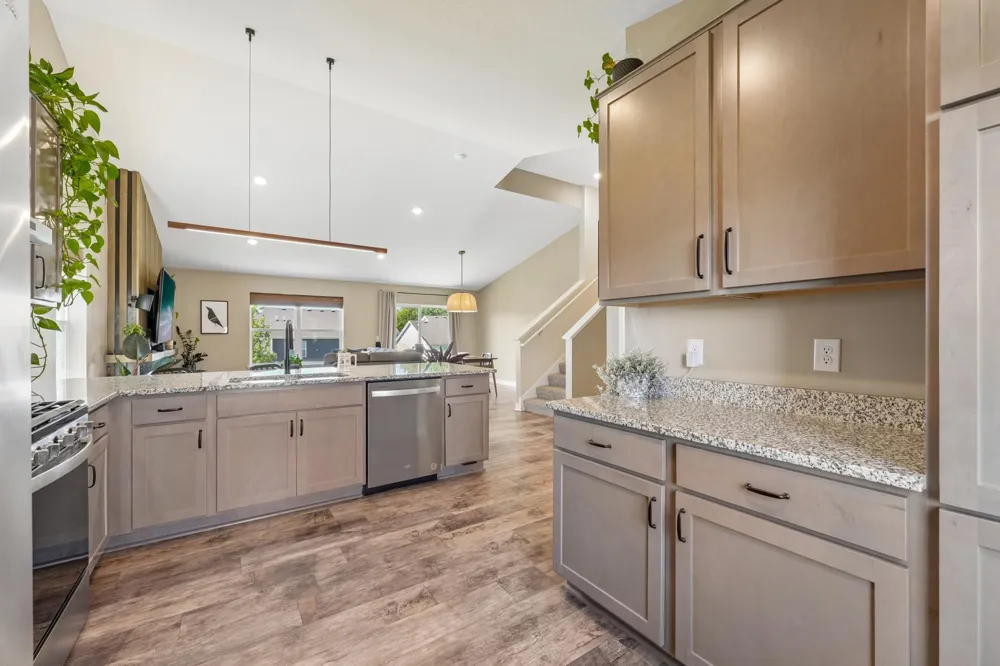 18071 Heirloom Court Lakeville, MN 55044