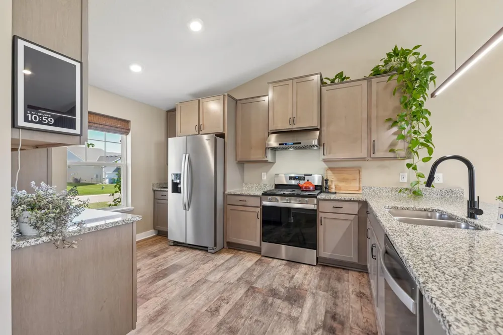 18071 Heirloom Court Lakeville, MN 55044