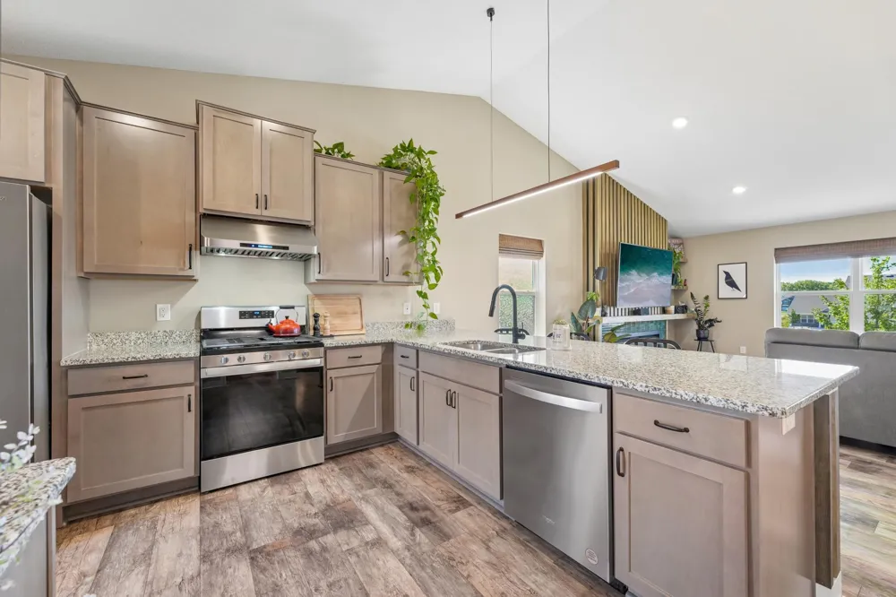 18071 Heirloom Court Lakeville, MN 55044