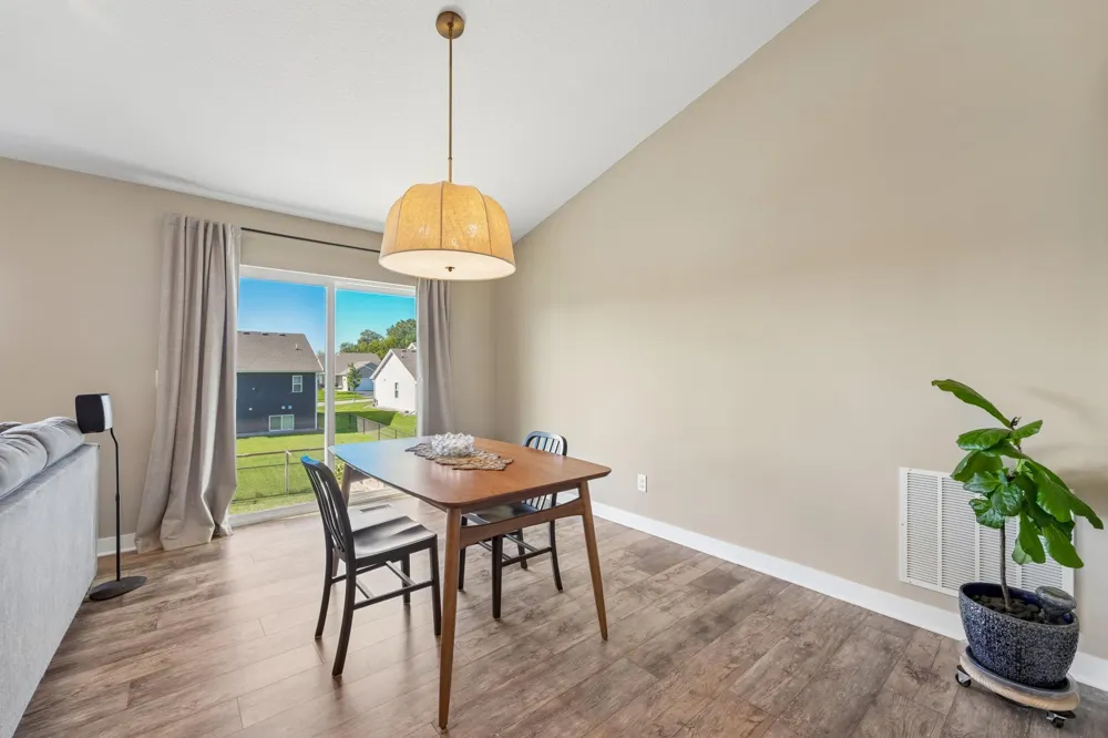 18071 Heirloom Court Lakeville, MN 55044