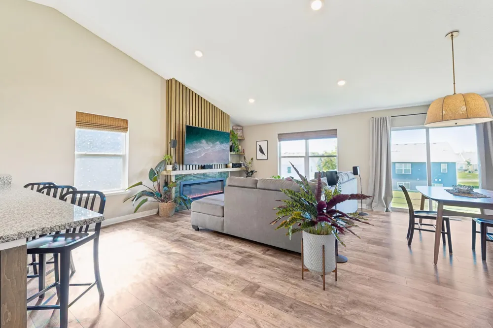 18071 Heirloom Court Lakeville, MN 55044