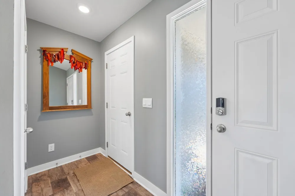 18071 Heirloom Court Lakeville, MN 55044