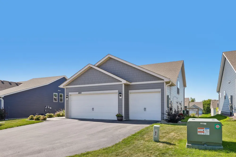 18071 Heirloom Court Lakeville, MN 55044