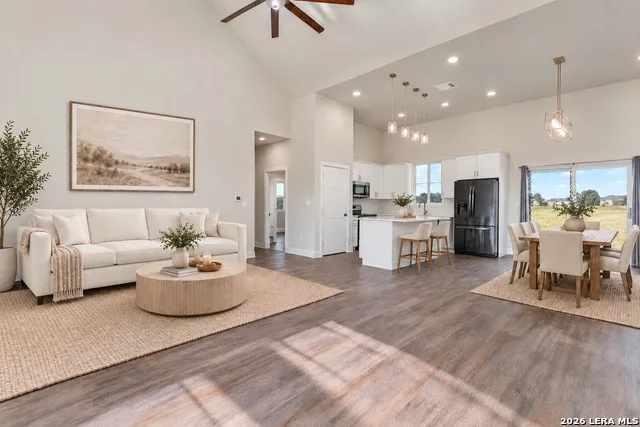 16911 Rancho Escondido Atascosa, TX 78002