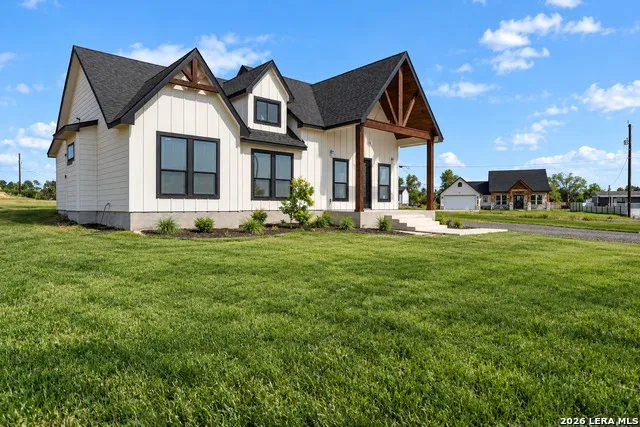 16911 Rancho Escondido Atascosa, TX 78002