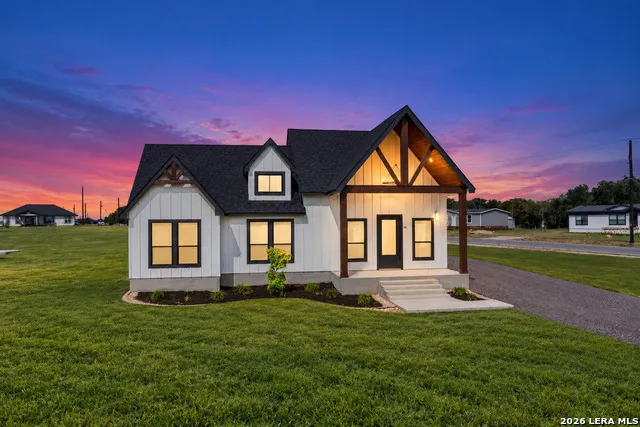 16911 Rancho Escondido Atascosa, TX 78002