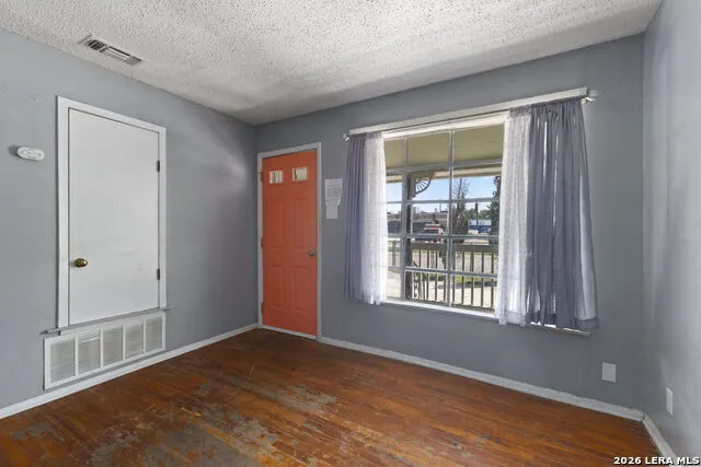 145 Wilmot St. San Antonio, TX 78237