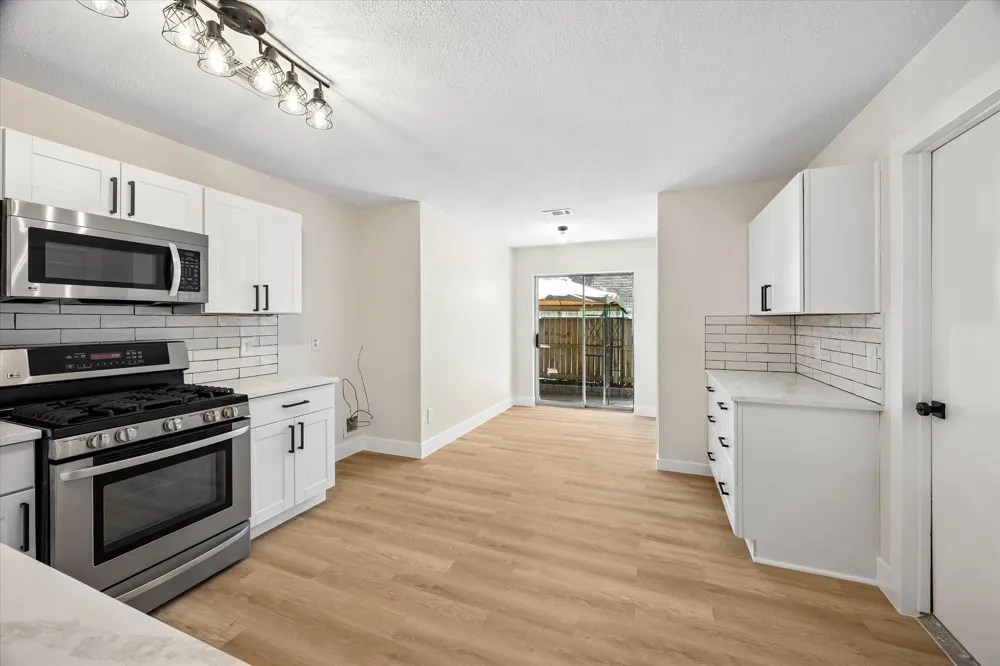 5104 Spring Circle Drive Pearland, TX 77584