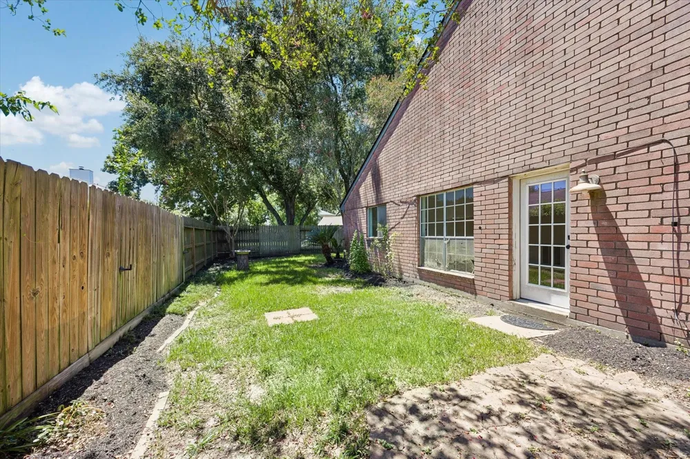 5104 Spring Circle Drive Pearland, TX 77584