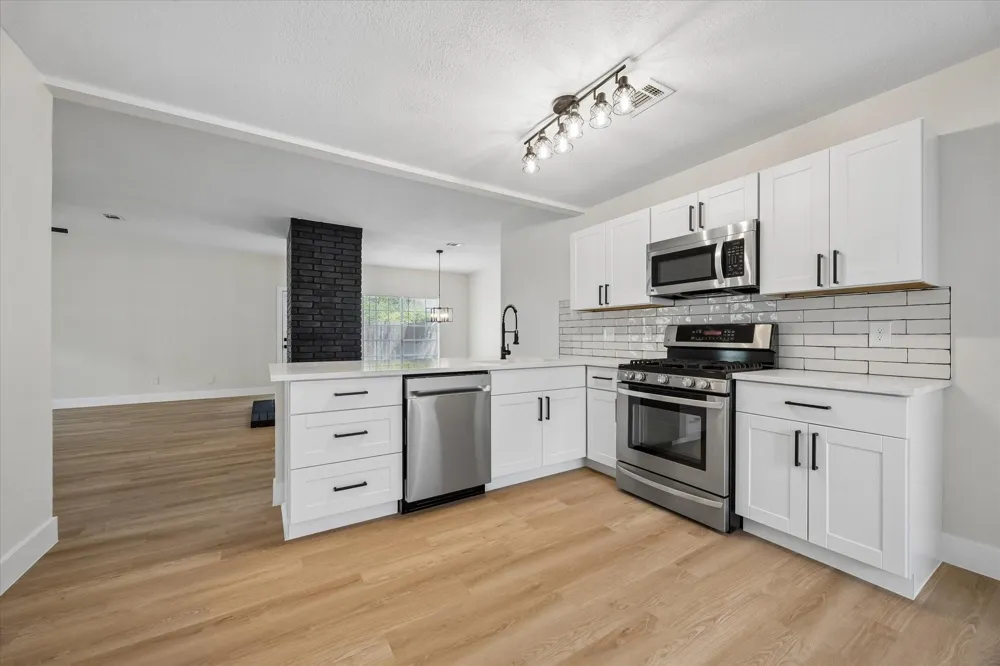 5104 Spring Circle Drive Pearland, TX 77584