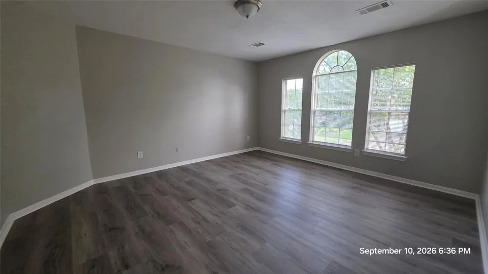1410 Hunter Green Lane Fresno, TX 77545