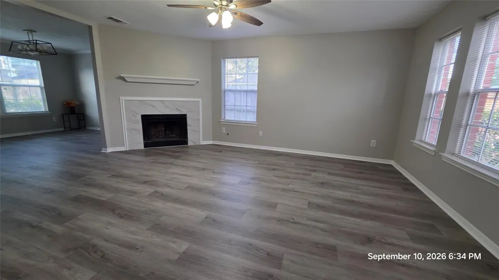 1410 Hunter Green Lane Fresno, TX 77545