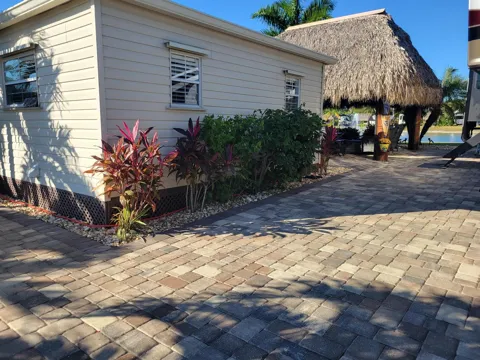 3431 SW 6th Walk